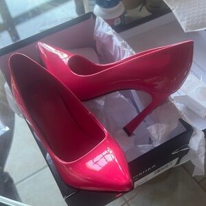 NEW Marc Fisher LTD Elegant Pink Coral Stiletto Heels size 5